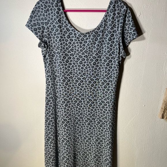 John Robert’s Dress Sz 16 Grey /Silver Animal Print - Picture 6 of 7